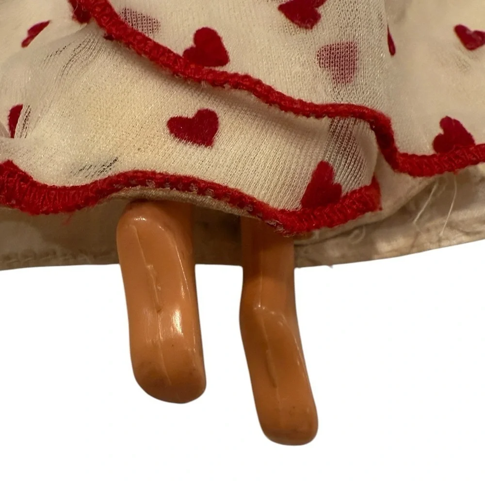 LOVING YOU Barbie Doll #7072 – Mattel (1983) Head is 1976.  Body is 1966.